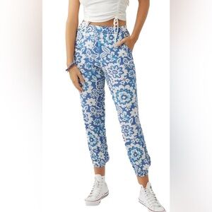 O’Neill Elsie woven pull on crinkle pant,elastic waist,2 pocket,floral,stretxh